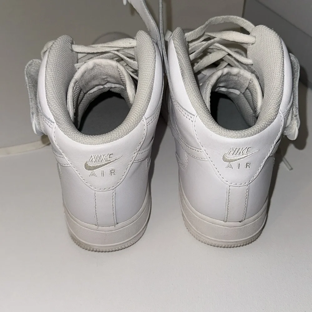 NIKE AIR FORCE 1 MID ‘07
